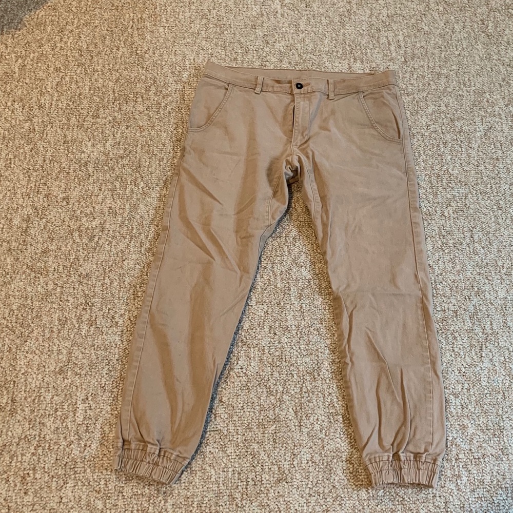 Men’s kahki jogger pants